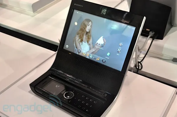 http://www.engadget.com/2010/01/13/inbrics-soip-s1-tries-to-make-videophone-converts-out-of-us-yet/